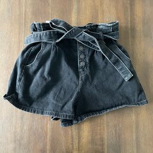 American Eagle AE outfitters belted paper bag black denim button fly shorts 2